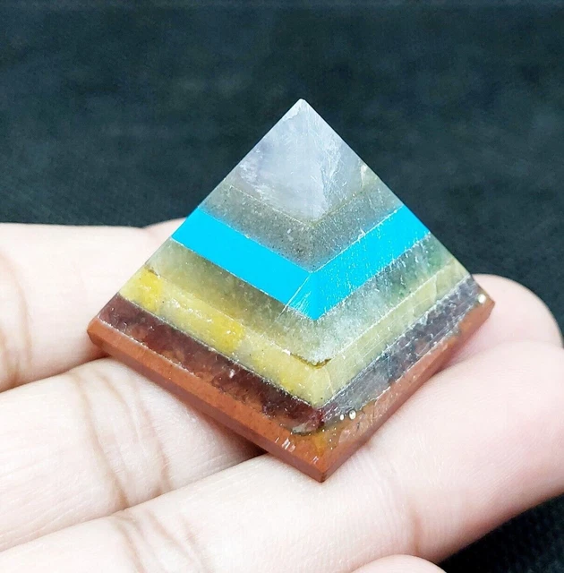 Piramide di pietre 7 chakra Energia yoga di pietra reale al 100%.