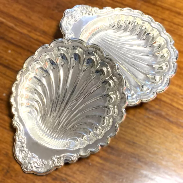 2 x  Silverplate Scallop SHELL SERVING / NUT DISHES 16x13cm Footed, Matching EUC