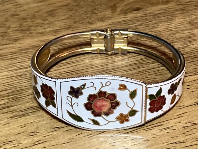 UNIQUE White Floral Vintage Cloisonne Enamel Flower Hinged Cuff Clamper Bracelet