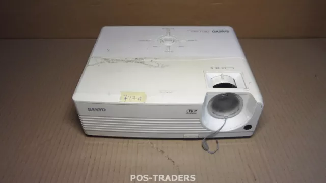 SANYO PDG-DSU21E Beamer Projector DLP SVGA 2300 LUMENS 727 HOURS - WHITE DOTS