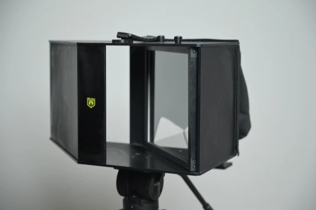 Glide Gear F2F50 - Face to Face Interview Periscope & Teleprompter