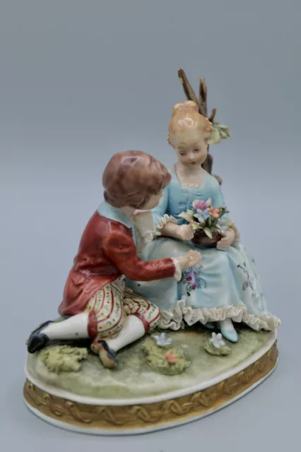 Capodimonte Groupe porcelaine scène galante Couple signé 2