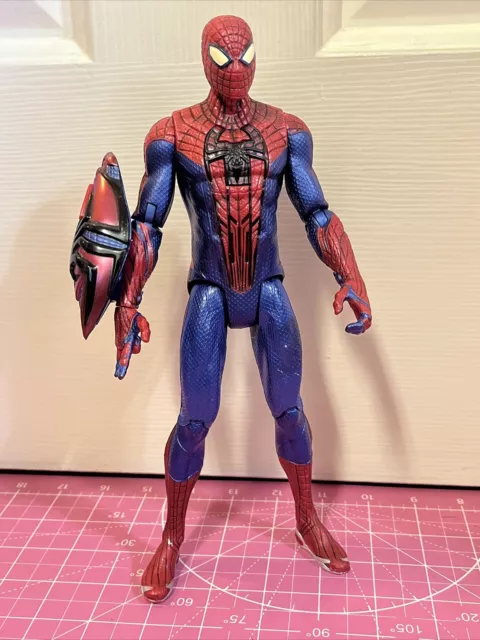 2012 Marvel and Hasbro Amazing Spider-Man 10" Light up & Talking Action Figure