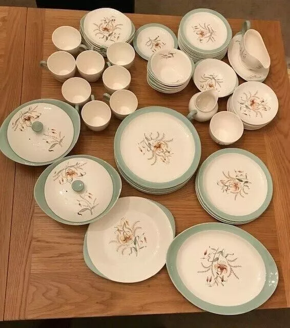 Wedgewood Tiger Lily vintage 1950s dinner service ***REDUCED***