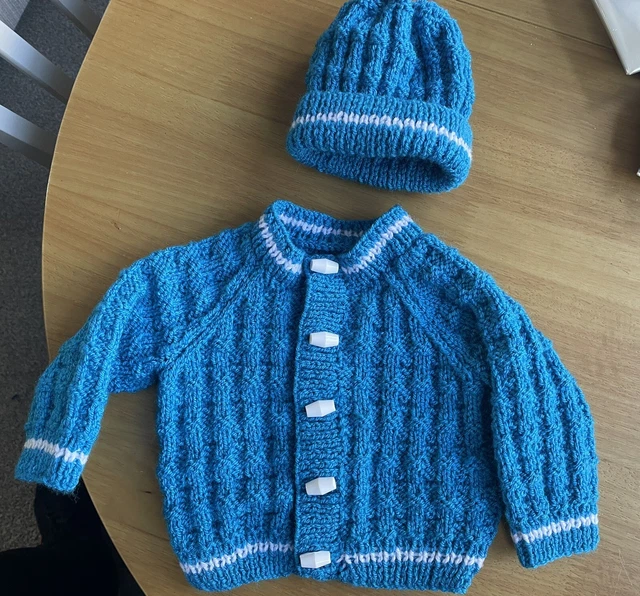 Hand Knitted.Baby Cardigan & Hat.size 0-3 Months New