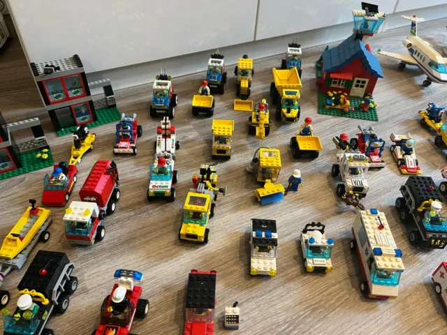 Lego Konvolut bestehend aus mehr als 35 Sets