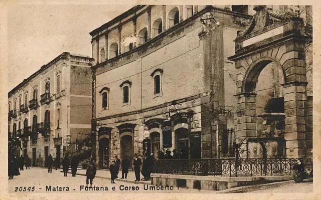 Cartolina Basilicata Matera Fontana e Corso Umberto