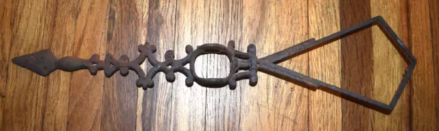 Antique Vintage Ornate Primitive Cast Iron Directional Weathervane Arrow