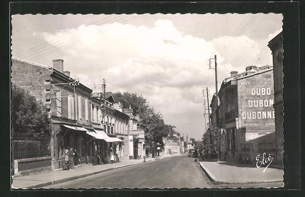 CPA St-Loubes, Gironde, La Grande Rue vers Libourne, vue de la rue