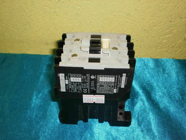 Allen Bradley 100-A18NKD3 100A18NKD3 Contactor