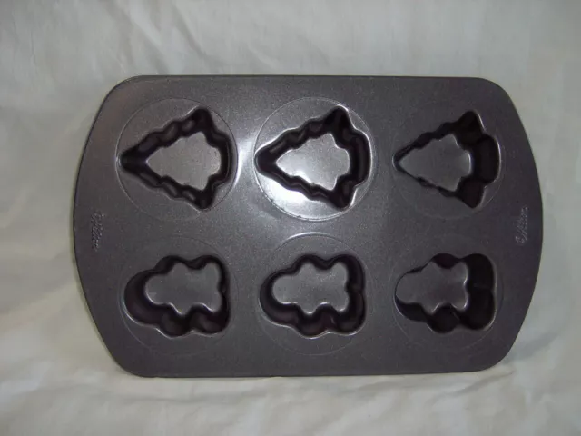 Wilton Non-Stick Baking Pan Christmas Tree Gingerbread Man Cake 6 Mold Used  Once
