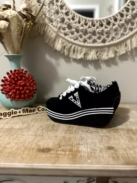Volatile sales shoes 90s