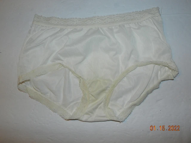Lorraine size 5 Vtg Ivory semi sheer nylon panties granny