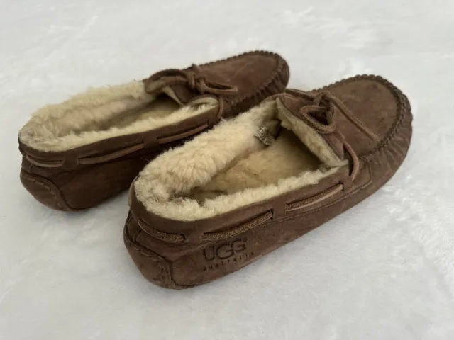 UGG Australia Women’s Size 9 Dakota Moccasin Slippers Brown Suede #5612