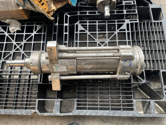 Graco 222803 Dura-Flo 2400 Piston Pump