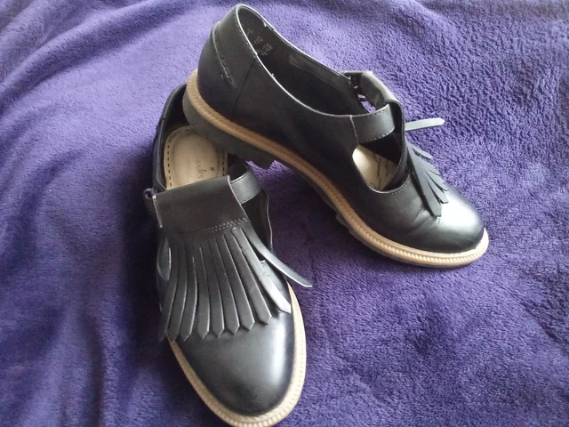 Ladies size 2 shoes sales