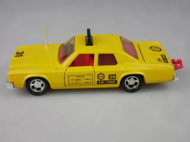 K-079A Plymouth Gran Fury Taxi - 78364 Matchbox Superkings Battlekings