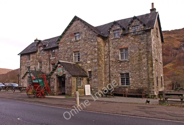 Photo 12x8 The Drovers Inn, Inverarnan Beside the A82 Loch Lomond road. c2010