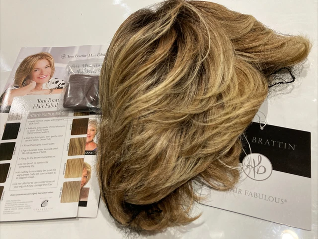 Peluca de corte pixie Toni Brattin Attitude mediana rubia plus nueva