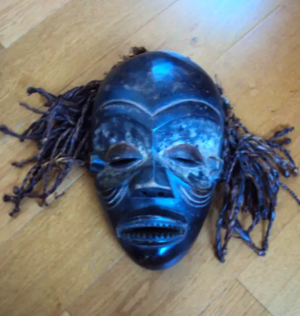 VINTAGE PENDE Mask African Carving Statue RAFFIA!!