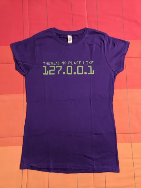 Maglietta donna geek nerd THERE'S NO PLACE LIKE 127.0.0.1, colore viola