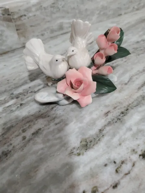 Capodimonte Italy Porcelain White Doves Pink Flowers Centerpiece Collectible VTG