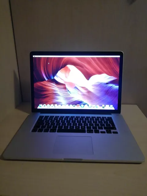 MacBook Pro Retina 15 Mid 2015 16 GB RAM 256 SSD 2,2 GHz Quad-Core Intel Core i7