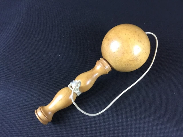 ANCIEN JEU DE bilboquet GÉANT 32.5 Cm bois de buis époque 1900 EUR 70,00 - FR