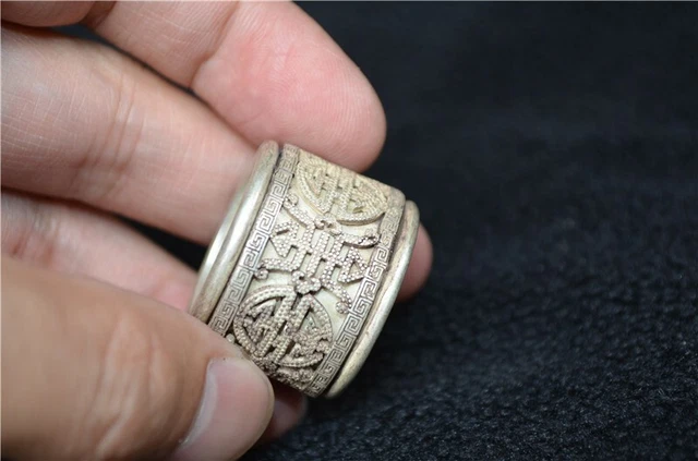 Exquisite Old Chinese tibet silver handmade Pull finger Ring statue 9025
