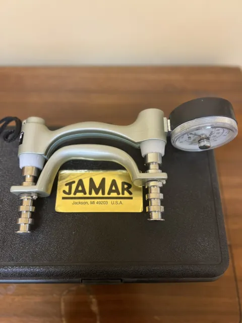 Jamar Hydraulic Hand Dynamometer with Case Made in USA Works Great.￼