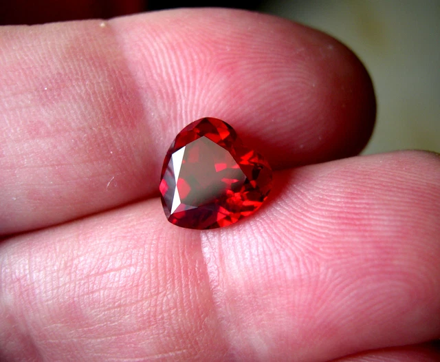 Rubis Synthétique Verneuil "sang De Pigeon" - Coupe Coussin 8x6mm - Qualité Joaillerie IF - Parfait Pour Création