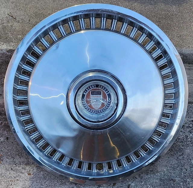 (1) Vintage 1974-1977 Mercury Cougar 14" Hubcap Wheel Cover #01 p/n D4WY-1130-A