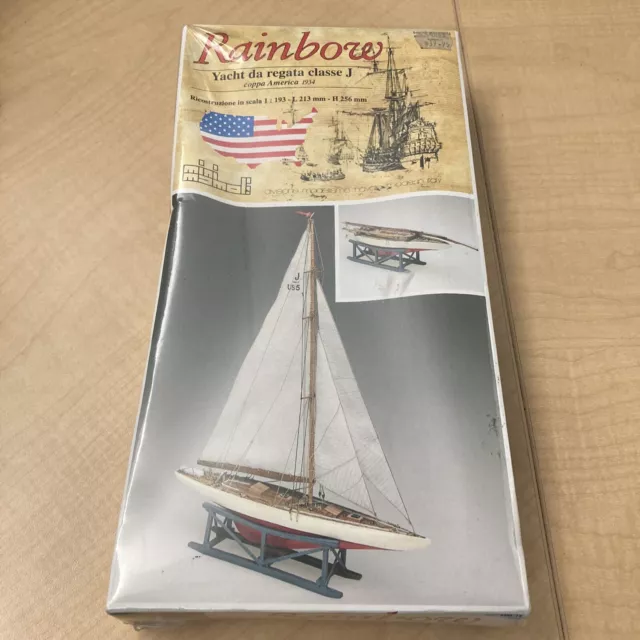 Rainbow J class Defender  model Kit 1 : 193 - L213mm -H 256mm. Americas Cup 1934
