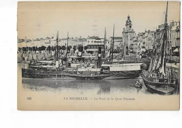 17  La Rochelle  Le Port Et Le Quai Duperre