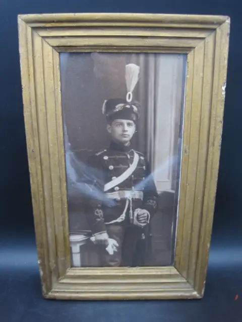 Portrait Foto Husar / Husaren Regiment mit Säbel  im original Rahmen 40 x 25 cm