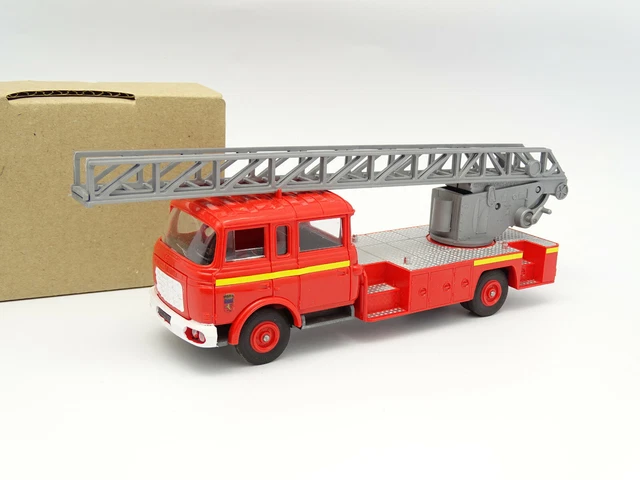 Norev SB 1:43 - Berliet GBK 18 SDIS Avec échelle Magirus DL30H - Pompiers