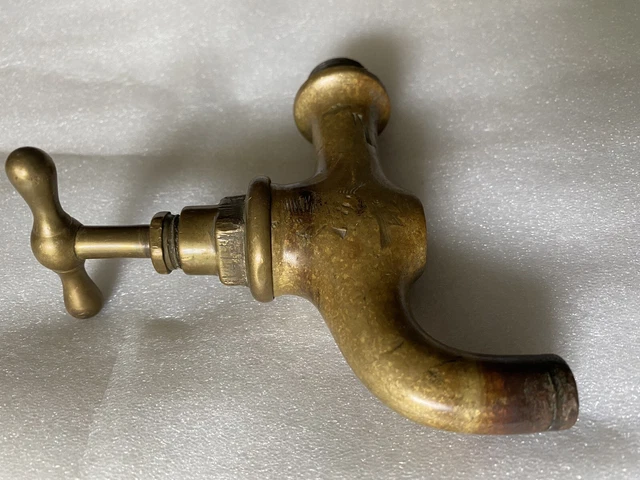 Alter Messing Wasserhahn  Patina Brunnen Absperr Ablasshahn  1/2