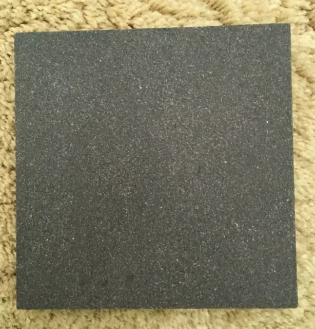 Muestra de piedra acabado afilado Atlantic Bluestone 3/4"" x 3 3/4"" x 3/8"" de espesor, gris