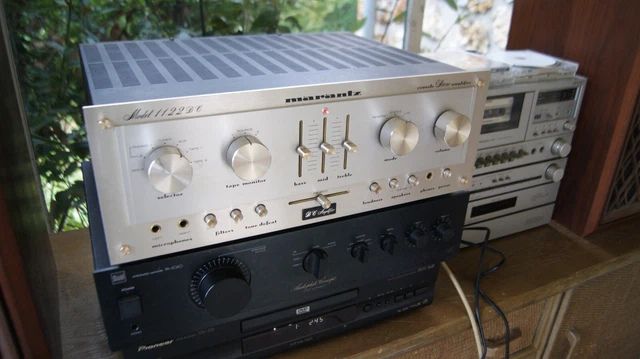 Tres Bel Amplificateur Marantz 1122 Dc Vintage