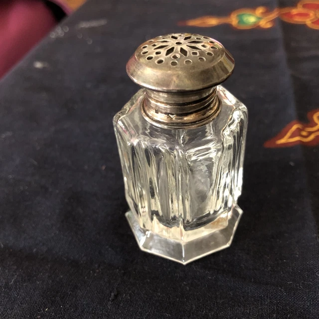 salière ancienne "Cristal ? Verre Taillé Bouchon Poinçon Argent? Métal Argenté?