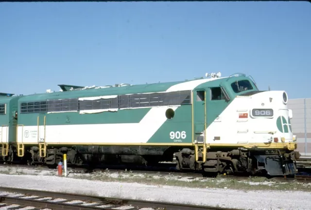 GO Transit 906 FP-7A, Toronto, On, 09/93; Kodachrome Original