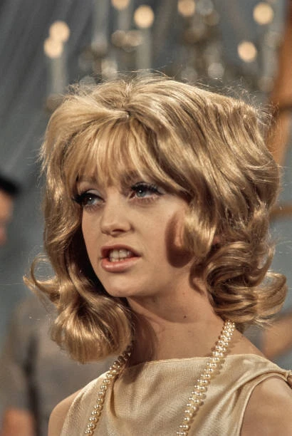 AMERICAN ACTRESS GOLDIE Hawn US January 1969 Historic Old Photo 2 EUR 6