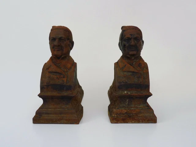 Paire de chenets de cheminée en fonte portrait Adolphe Thiers. XIXème