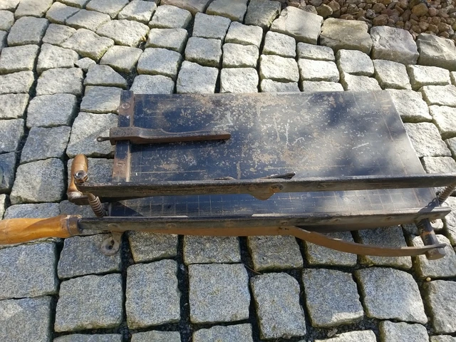 Antiker DRGM Papierschneider Hebelschneider Patent in 9 Staaten angem.