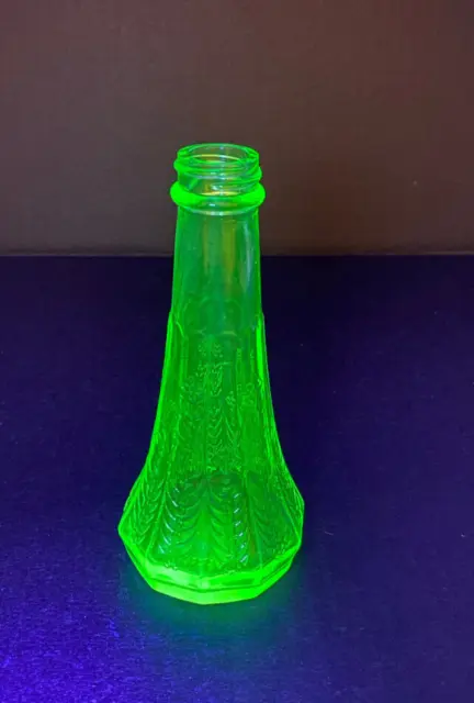 Vintage Anchor Hocking Green Depression Uranium Glass 6" Sugar Shaker Bottle
