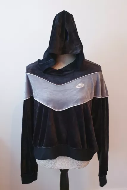 Nike velour heritage deals