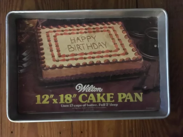 https://www.picclickimg.com/0DkAAOSwJd1k~4WK/Wilton-Bake-It-Simply-Non-Stick-Sheet-Cake-Pan.webp