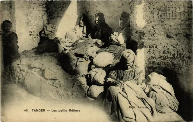 CPA AK Tanger- Les petits Metiers MAROC (880234)