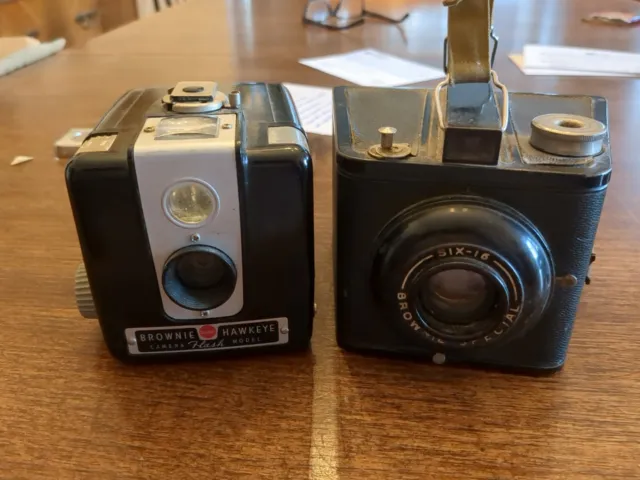 2 Vintage Kodak Brownie Hawkeye Flash Camera: And Six-16 Brownie Special