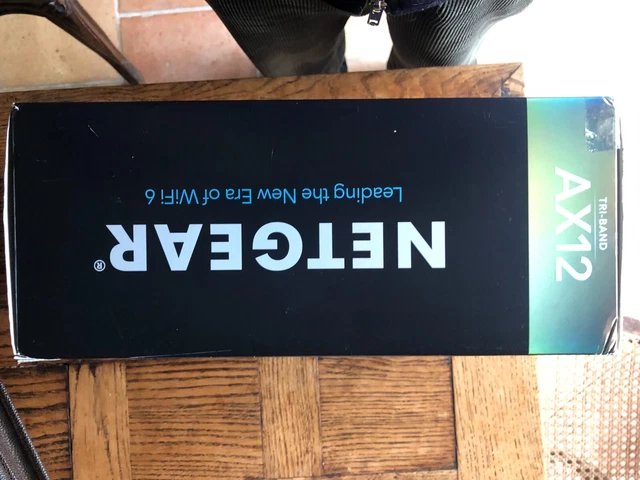ROUTEUR WiFi 6 NETGEAR RAX200 Nighthawk tribandes AX11000 10.8Gbp MU-MIMO USB3.0 12
